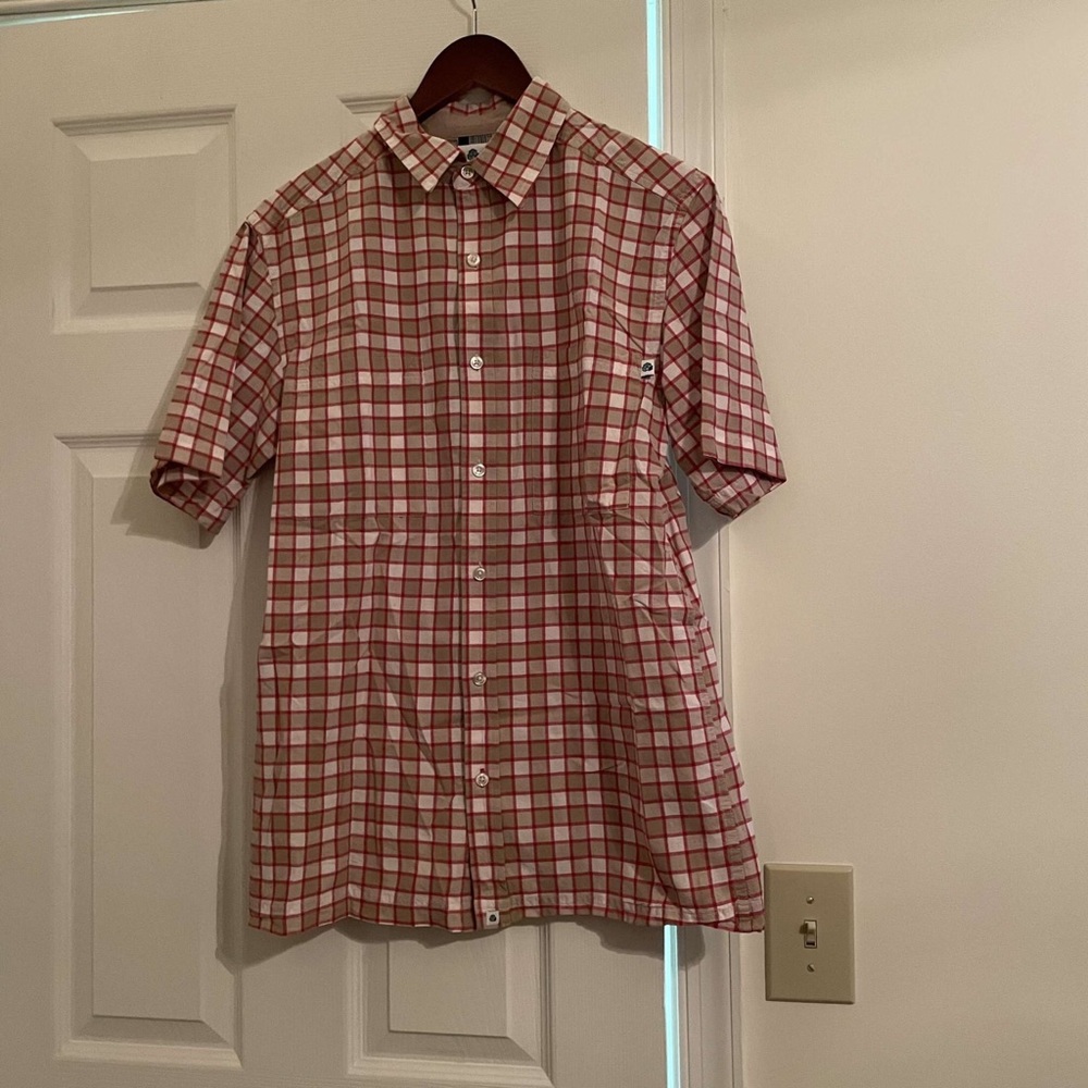 Collared short sleeve button down